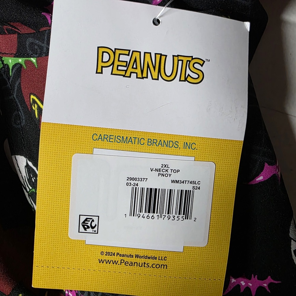 New PEANUTS Women's 2XL Halloween Charlie Brown Snoopy‎ Short Sleeve Scrub Top - Picture 7 of 9